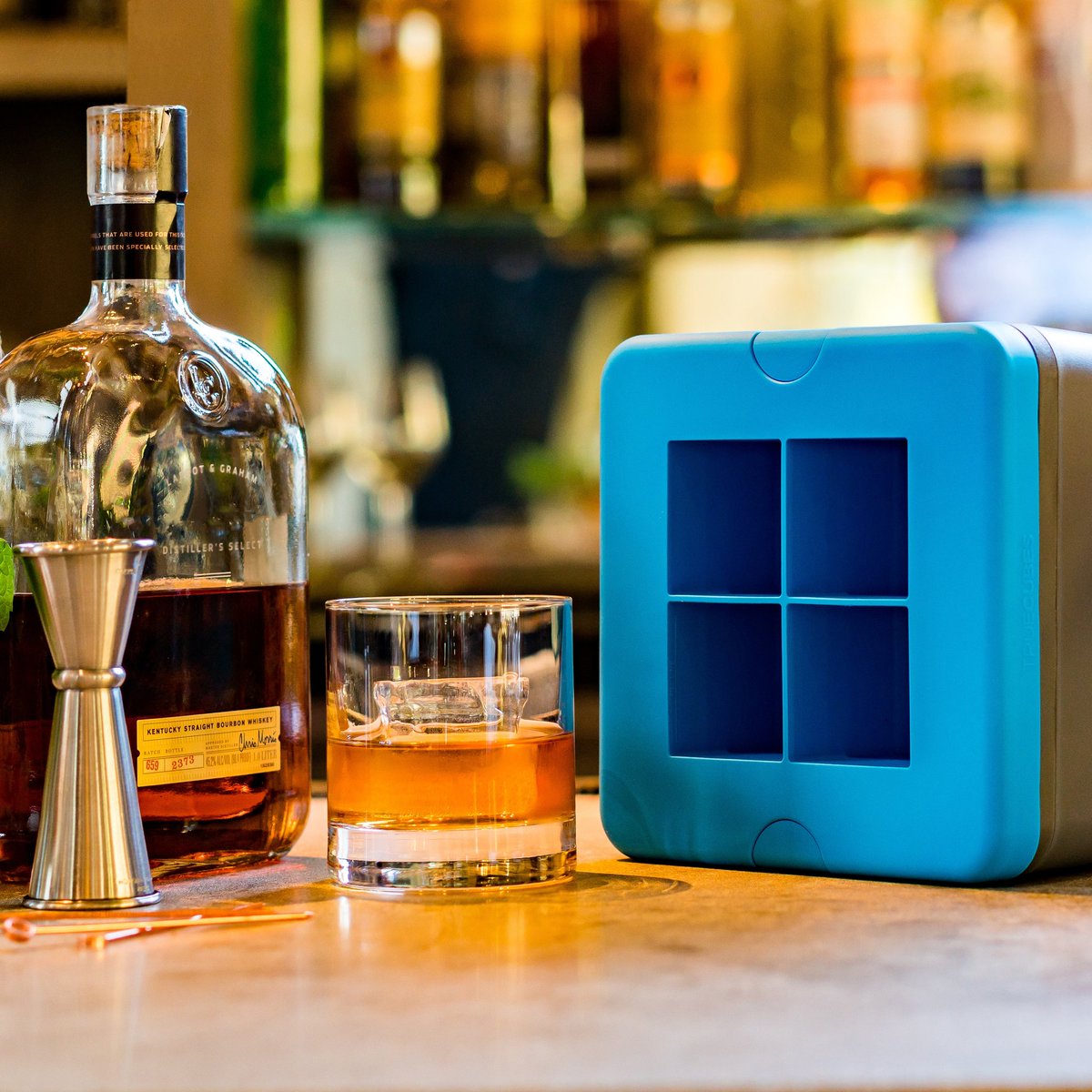 truecubes's tweet image. True Cubes ice trays are now available! Clear ice cubes for all! #clearice #blackfriday truecubes.com