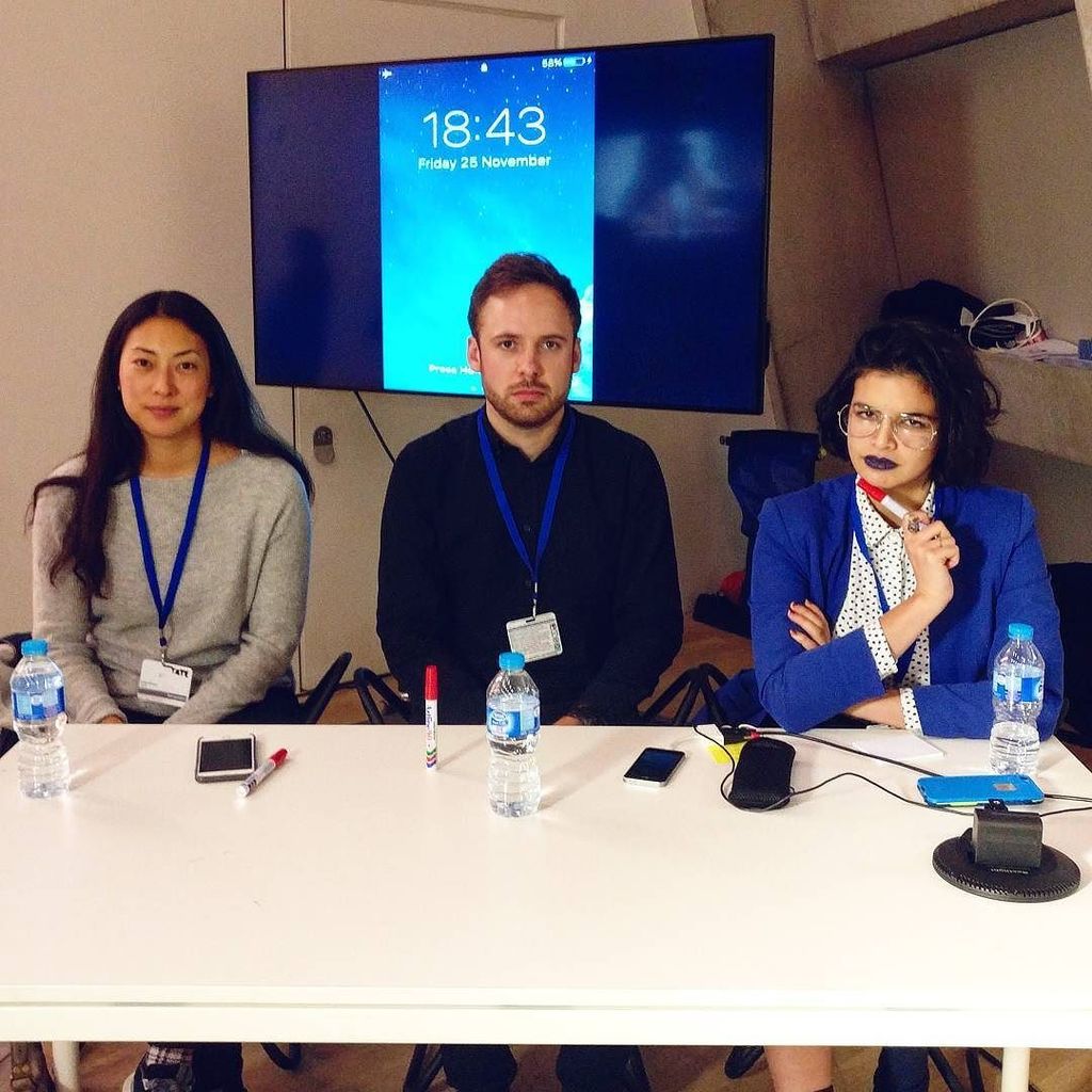 Judging <a href="/selfieschool/">Selfie School</a> by <a href="/oggsie/">oggsie</a> this eve with @londonlivingdoll and @emmabreschi. Aside f… ift.tt/2gdZXOm