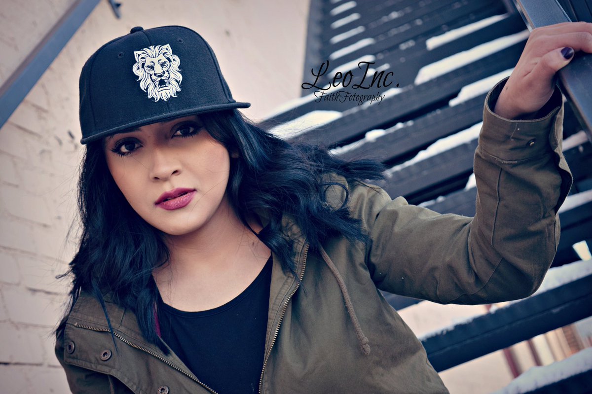 leobrandus's tweet photo. 🦁 #LeoLife | Model: Maggie Acevedo | 📸: Faith Fotography
Click the link in the bio to buy the Classic Lion Snapback! #Leo https://t.co/yfx7huZmEU