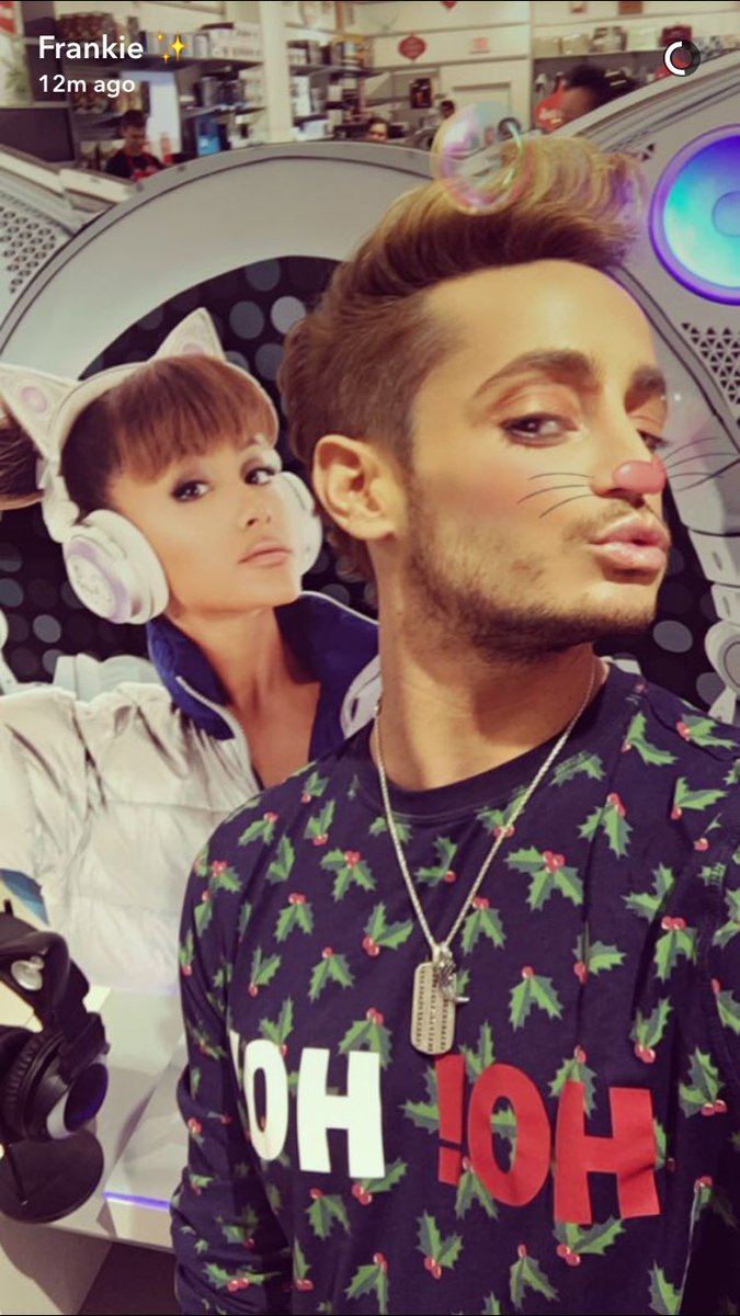 oharianaa's tweet photo. Okay honestly @FrankieJGrande is THE MOST supportive brother on the planet ugh he makes me so happy! Family goals😍💙 @joangrande https://t.co/D4PXoPAL46