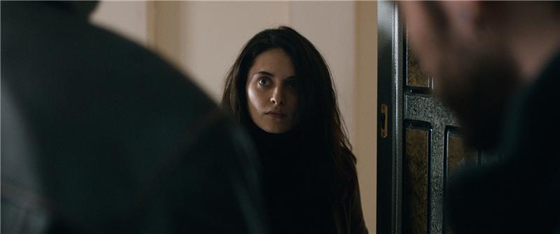 Gorgeous chiaroscuro images from #Turkish film EMBER - watch this on the big screen <a href="/VTFF2016/">VTFF</a> Nov 26 at 6pm bit.ly/2fhAqTw