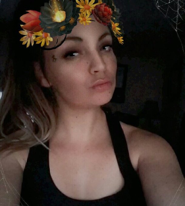 Not taking part of #blackfriday #lol #beauty #selfie https://t.co/XDCQoISjya<a href="/tag/blackfriday"class="tags">#blackfriday</a><a href="/tag/lol"class="tags">#lol</a><a href="/tag/beauty"class="tags">#beauty</a><a href="/tag/selfie"class="tags">#selfie</a>