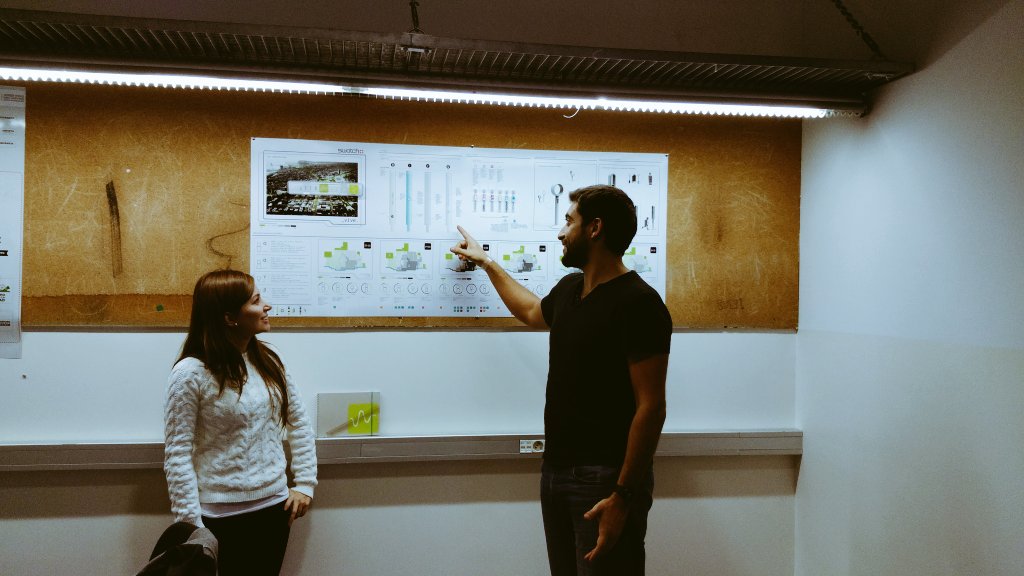 cboserman's tweet photo. Y más imágenes de hoy #futurnet @EfrainFoglia @cmisteli #mudic https://t.co/zWoIFnpKSF