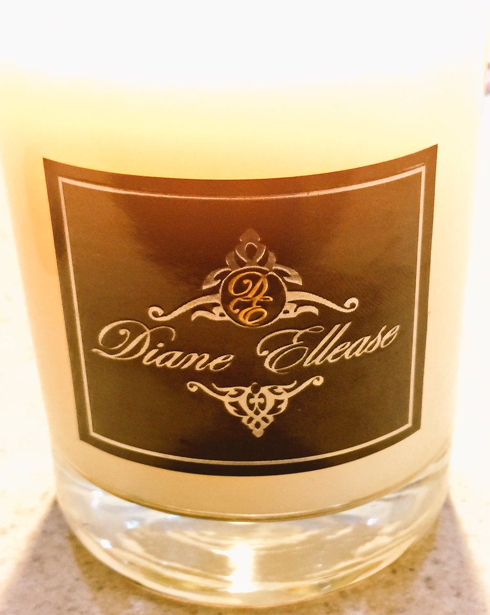 sojournerruth's tweet photo. #BlackFriday shopping at all Black businesses today in #ATL! Burning my @DianeEllease candle purchased at #CashMobATL Pop Up Sip 'N Shop! https://t.co/JAexMBzXjW