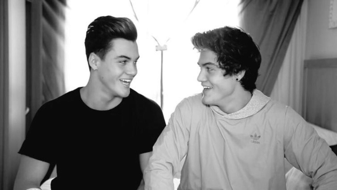 nachodolan's tweet photo. Seeing the both of there smiles, makes my heart race. Hearing there laughs..? That's what is keeps me alive. @GraysonDolan @EthanDolan https://t.co/qz0gMP0omx