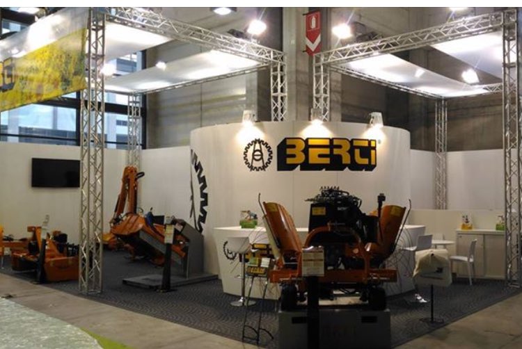 meccagri's tweet photo. #BERTI MACCHINE AGRICOLE all'#Interpoma con la diserbatrice #ECOSPRINT EASY, novità dell'#Eima: https://t.co/bHYf9Kqg13 https://t.co/dvCEXDFh0K