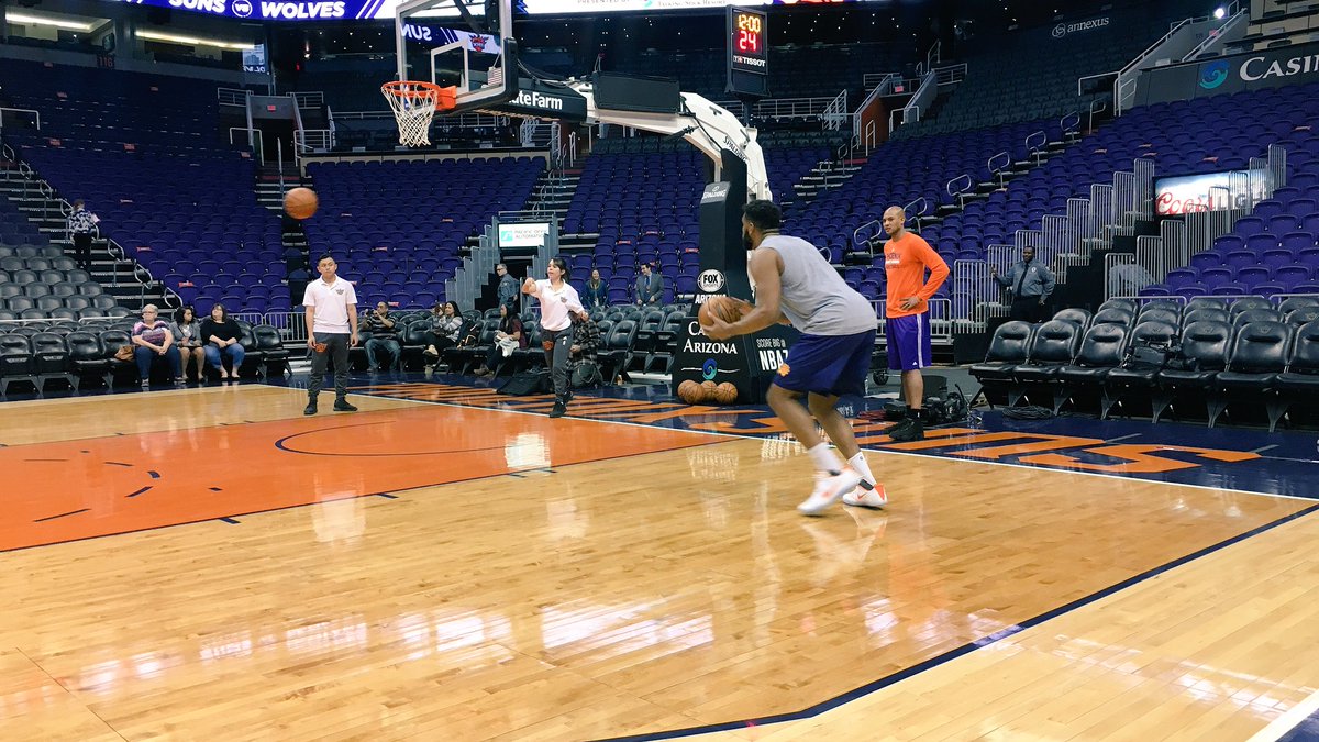 Suns's tweet photo. Sauce in motion. 

#TooMuchSauce https://t.co/jSEduTYGFl
