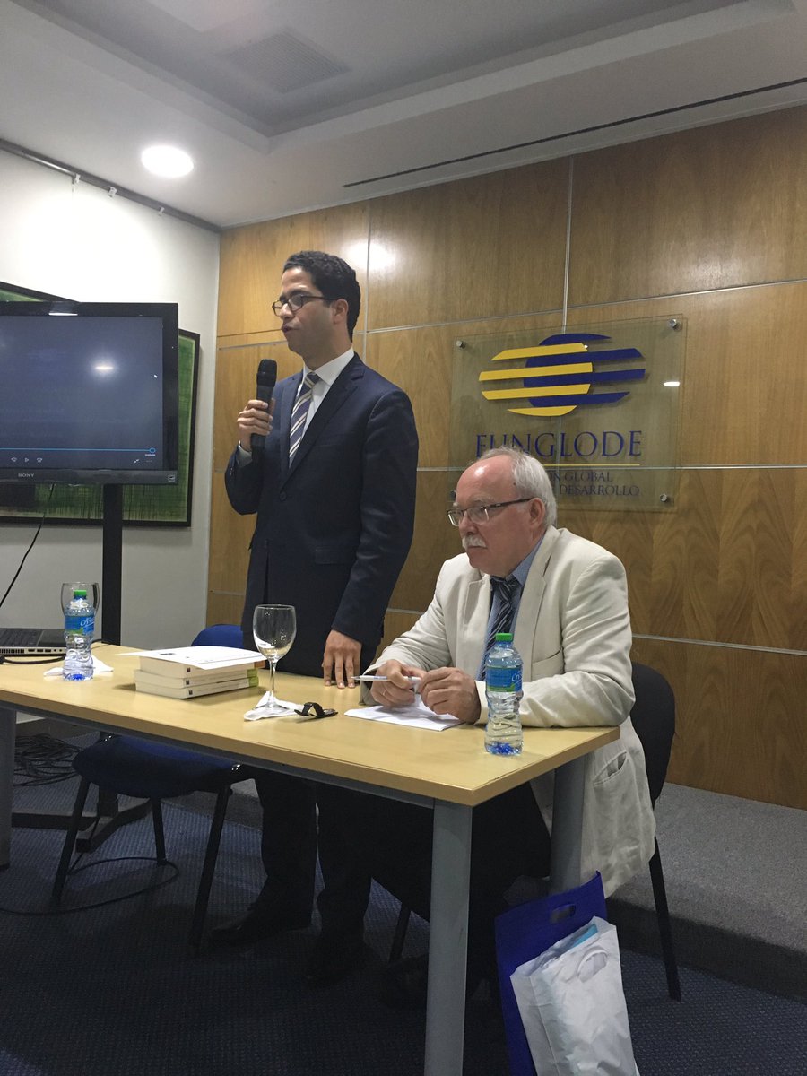 InstitutoGlobal's tweet photo. Iniciamos la conferencia magistral de clausura de nuestro III Congreso Transdisciplinar del Caribe con el Dr. Patrice Vermeren #CTC2016 https://t.co/7NCVbac62q