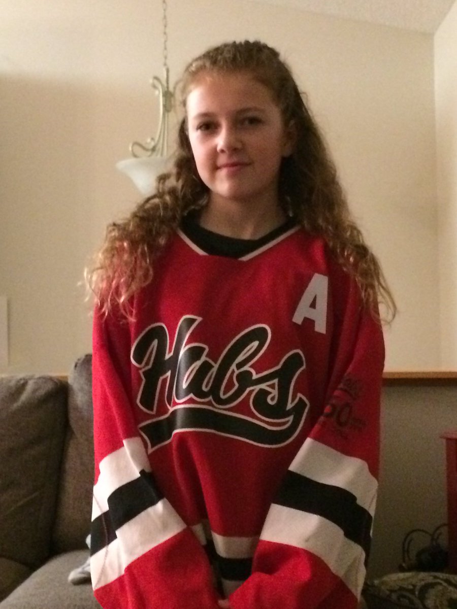 bolesy21's tweet photo. Look who is rolling deep with @LabHabs bantam girls #db16 #skilloversize https://t.co/wpCz3cRP8f