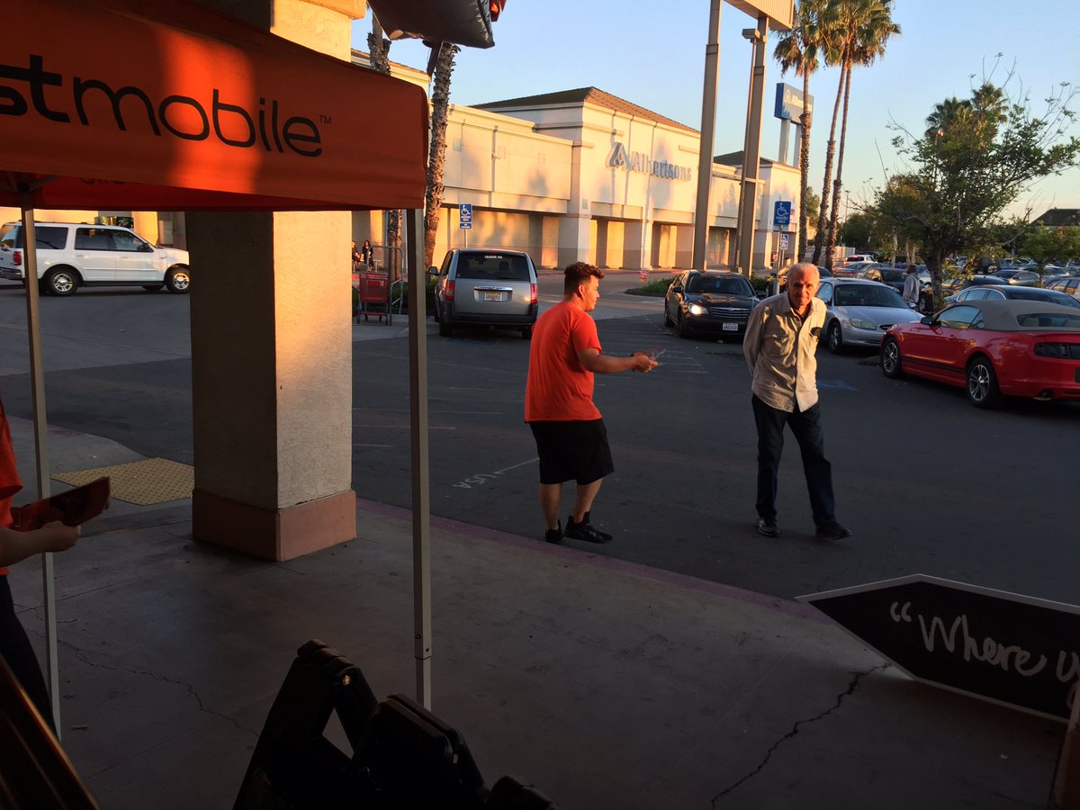 PaTwRiK_FBA's tweet photo. Stop!  We're trying to save you $$$!  #unhookd #whereyouat #orangefriday @LMJoseToro @Alicia_SPG SHP Spring Valley https://t.co/TorNHtIGwF