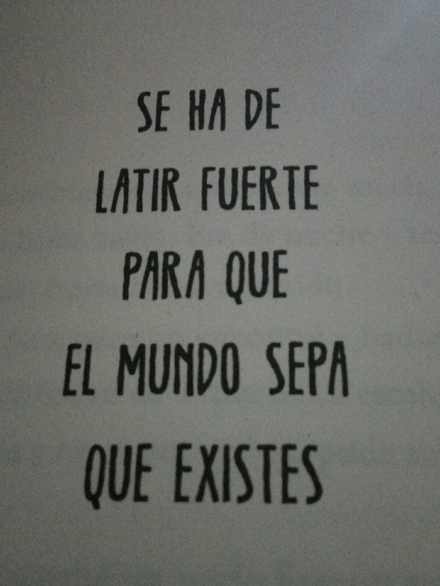Macarena_yeye's tweet photo. Buenas noches📖📖❤ https://t.co/UlCxBNorCb