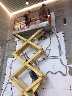 SundayStarTimes's tweet image. Grey Lynn's Hinemoa inspired artwork by controversial graffiti artist Sparrow Philips taking form in @SundayStarTimes lobby today #timebeing