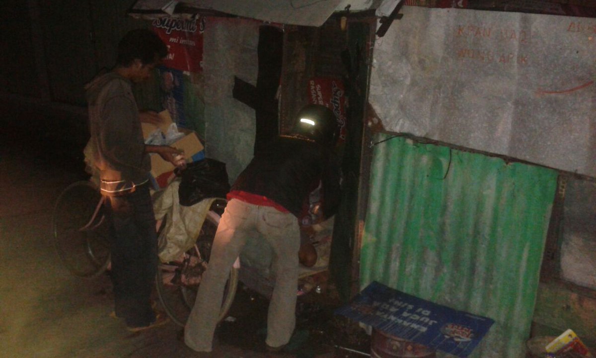 AyoberbagiPati's tweet photo. #DUGEL smlm sob, ttp gentayangan jum'at mlm membantu yg membutuhkan. https://t.co/7ZCAkZm75W