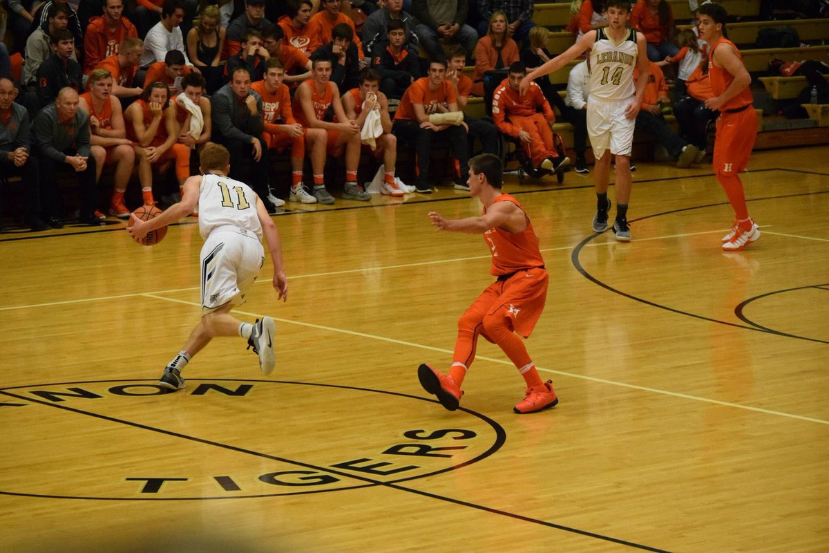 WillisByrd11's tweet image. Where you going??🤔😏👈🏻👉🏻