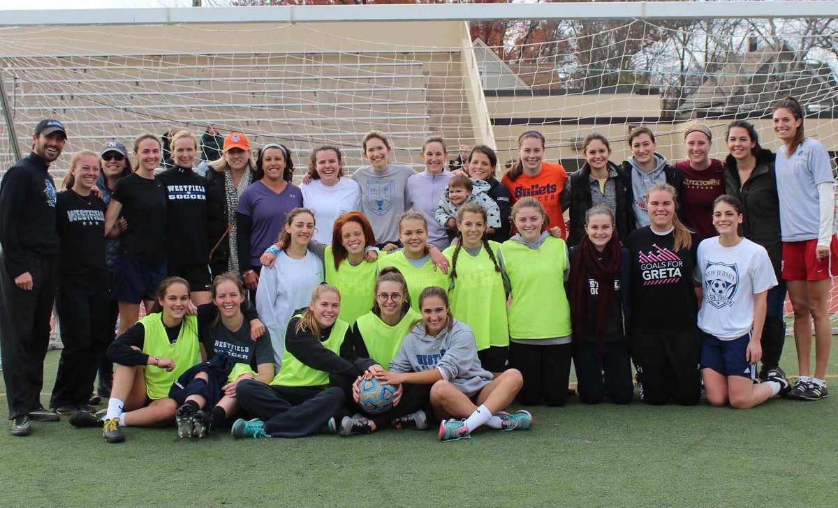 WHS_LBD's tweet photo. 2016 alumni game! @WHS_BlueDevils https://t.co/QUKU8i8BHa