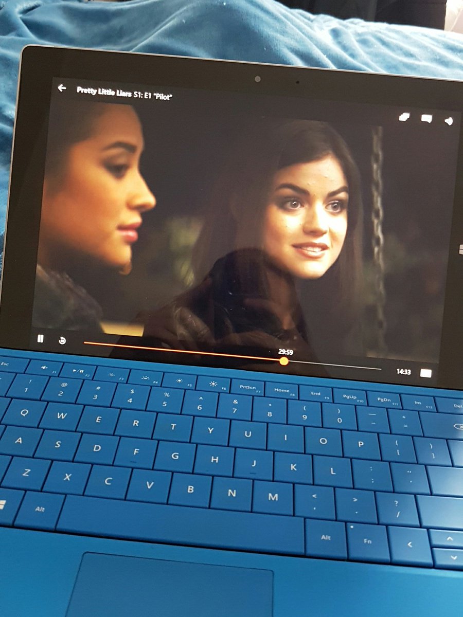 Jonesy_k33's tweet photo. Re watching from the start.... love the show gonna miss it ❤❤ @shaymitch @AshBenzo @SleepintheGardn @lucyhale @imarleneking @PLLTVSeries https://t.co/2I8GVi19MJ