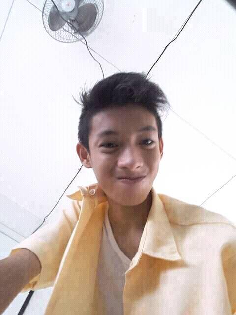 SFPM05's tweet photo. Pogi ng grade 8 student na to samin ohh! 😍😄 https://t.co/p3KV0lH4Uf