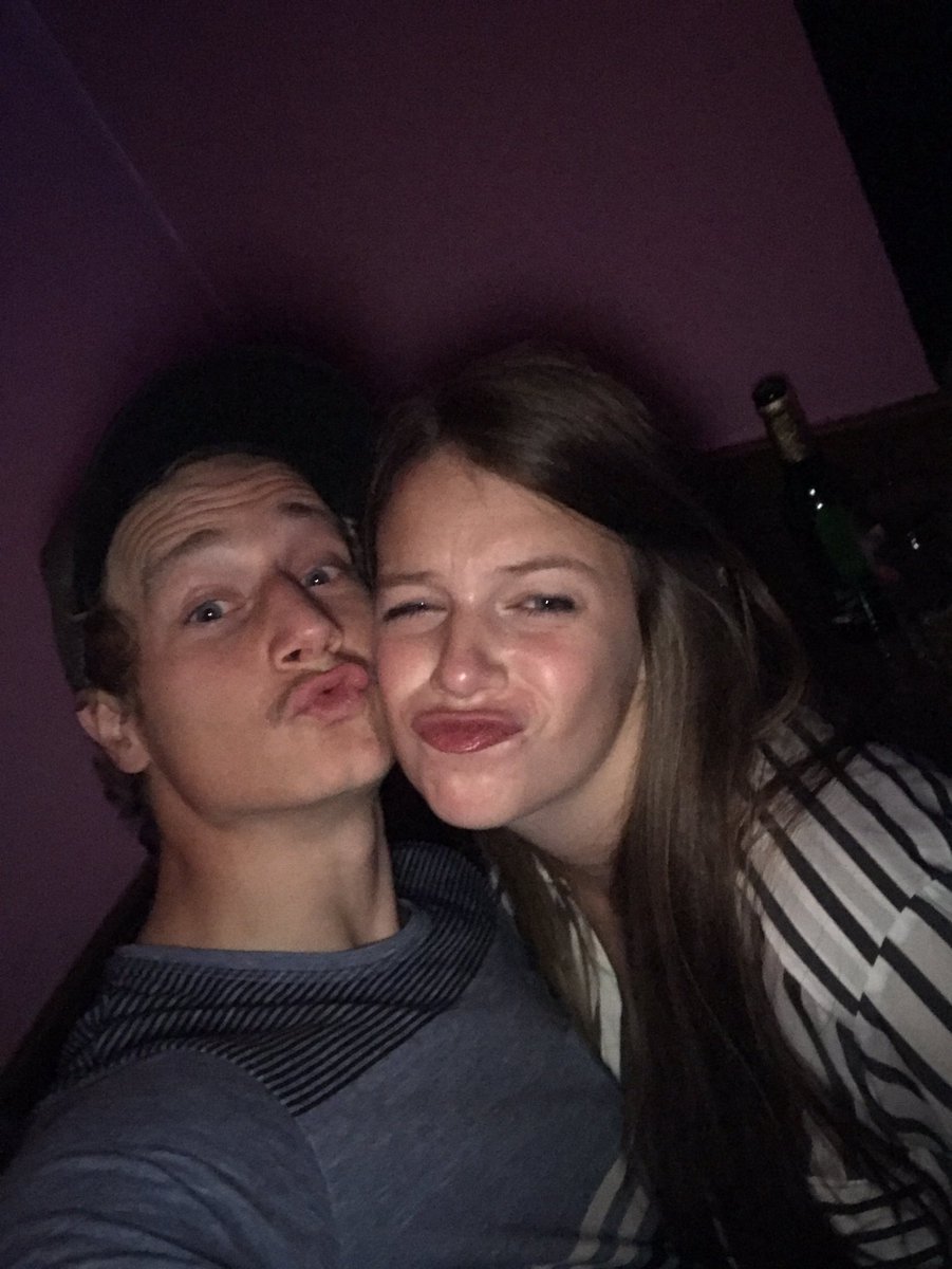 manuel__ST's tweet photo. 1066 days in Love 😍✅ https://t.co/qKO0cMaA91