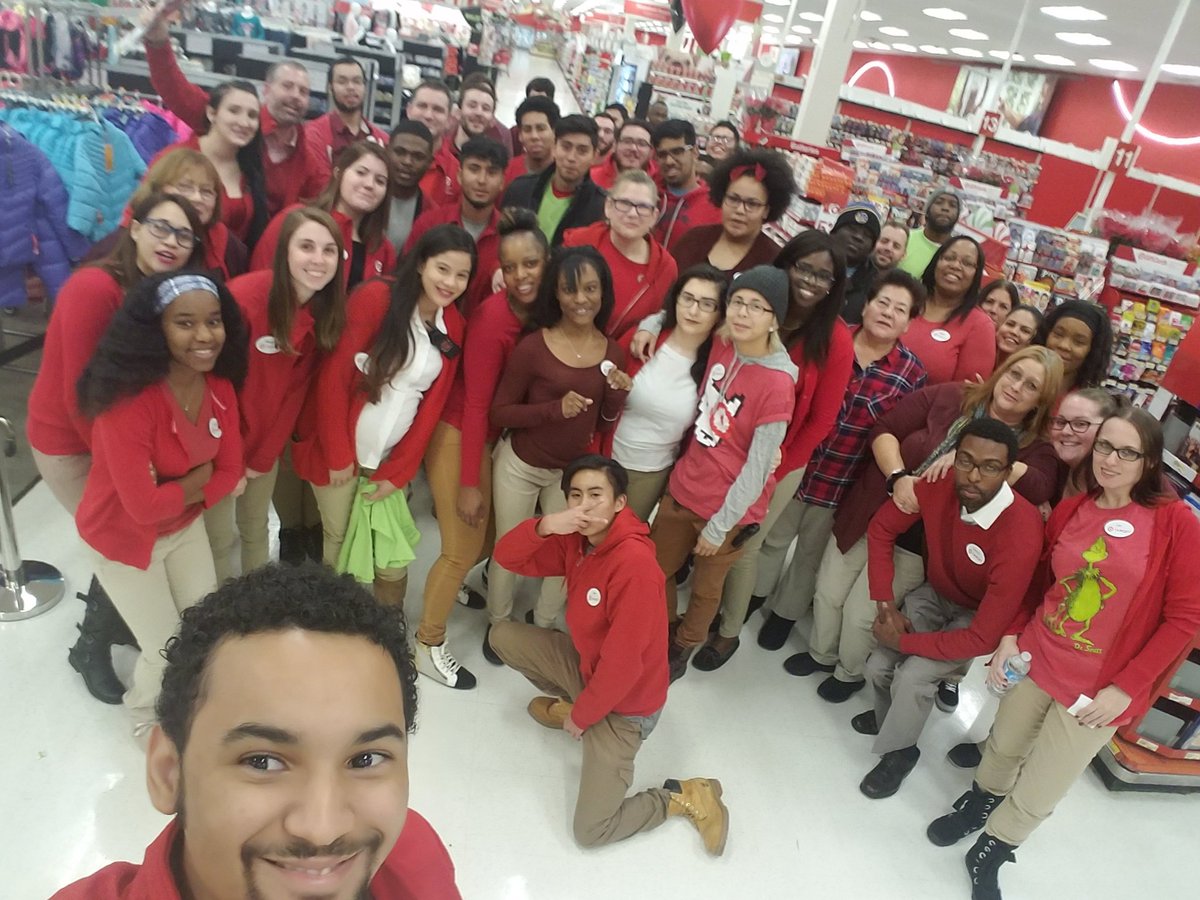 #SolidTeam💪💪😁  #blackfriday #inittowinit😆😎 <a href="/johnavelli0721/">john avelli</a> @JaclynBrehm <a href="/NessaVibetastic/">Rita</a> <a href="/brianbtarget/">Brian</a> <a href="/MrsTmo24/">Tosha Sills</a> @rafaelrurena  <a href="/rlomtg12/">Robert Lombardi</a>