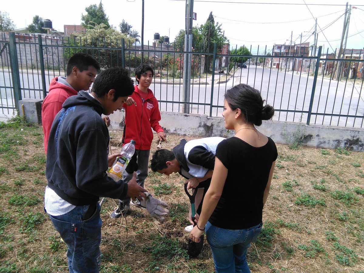 #LaEscuelaSaleDeLaEscuelaSalta
#PolíticasSocieducativas Presente