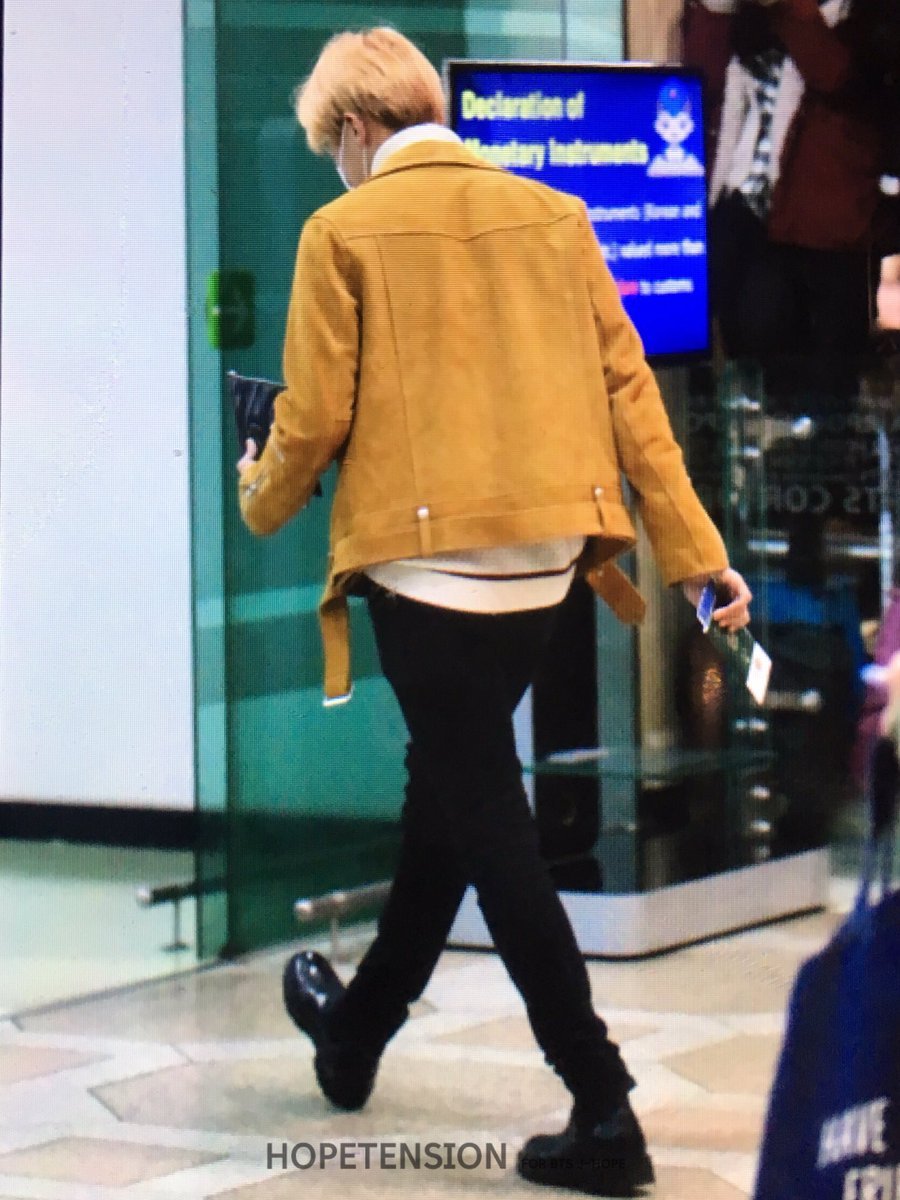 SupportBTS's tweet photo. #Fashion_King #Supermodel #Visual #JHope #Slay https://t.co/S56t72Ovtt