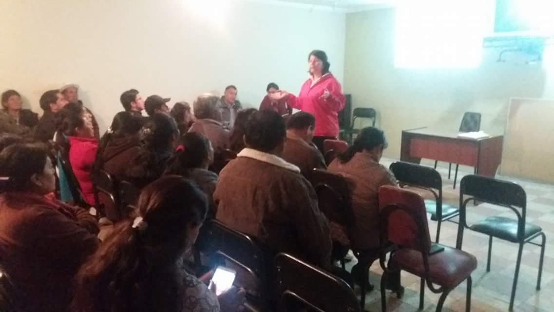 GADLLACAO's tweet photo. Reunión en el sector Cruz Loma con el ING José Escobar del proyecto de Alcantarillado
El monto de 371.540.00 dólares https://t.co/kEcBY2hgsD