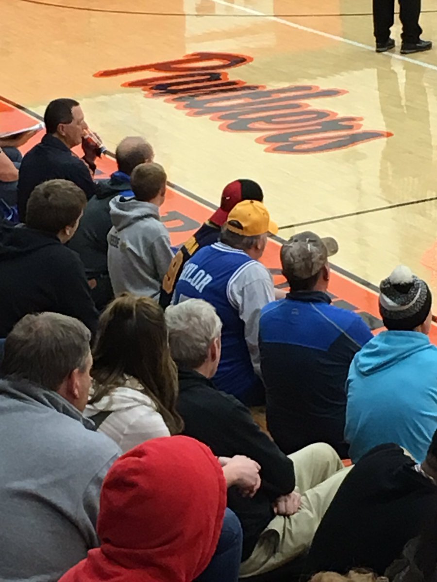 Sports_Aaron's tweet photo. Elgin Baylor spotted the Tournament of Champions. @random_jerseys https://t.co/JABK6R7J7R