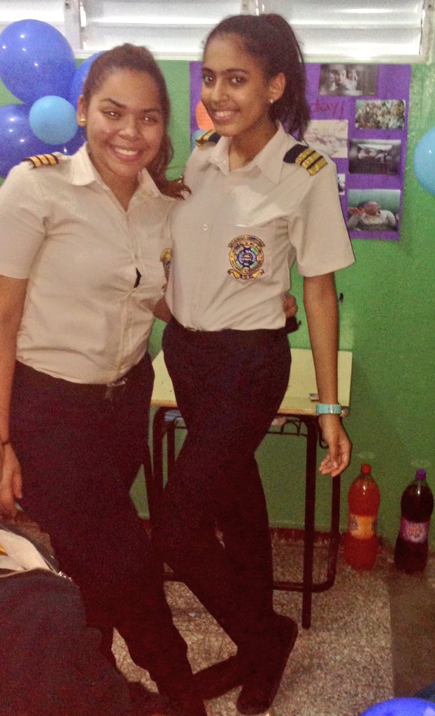 AmbarMariie's tweet photo. Gracias por ser una excelente colega' y ayudarme hacer mi trabajo❤️ #tequieromeme https://t.co/5O9IpcHJ6I