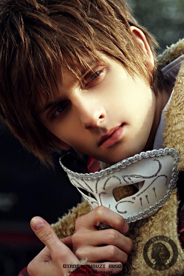 bhmpr's tweet image. Michael Walsh
ドイツ出身のモデル。