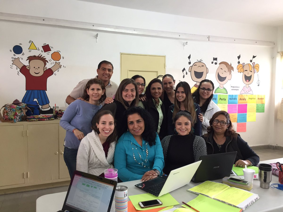 Eduser_Torreon's tweet photo. Consejo Técnico Escolar: nuestro momento de re-aprender y valorar nuestra labor diaria. #CTE #SEP Gracias maestras! @escuelaser https://t.co/Bpx3gTEyTJ