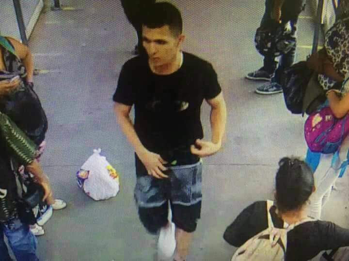 DavidSeijoCh's tweet photo. @PoliciaColombia Esperando noticias de la captura de este sujeto. Justicia ya!!!! https://t.co/ioJYj9F9Z4