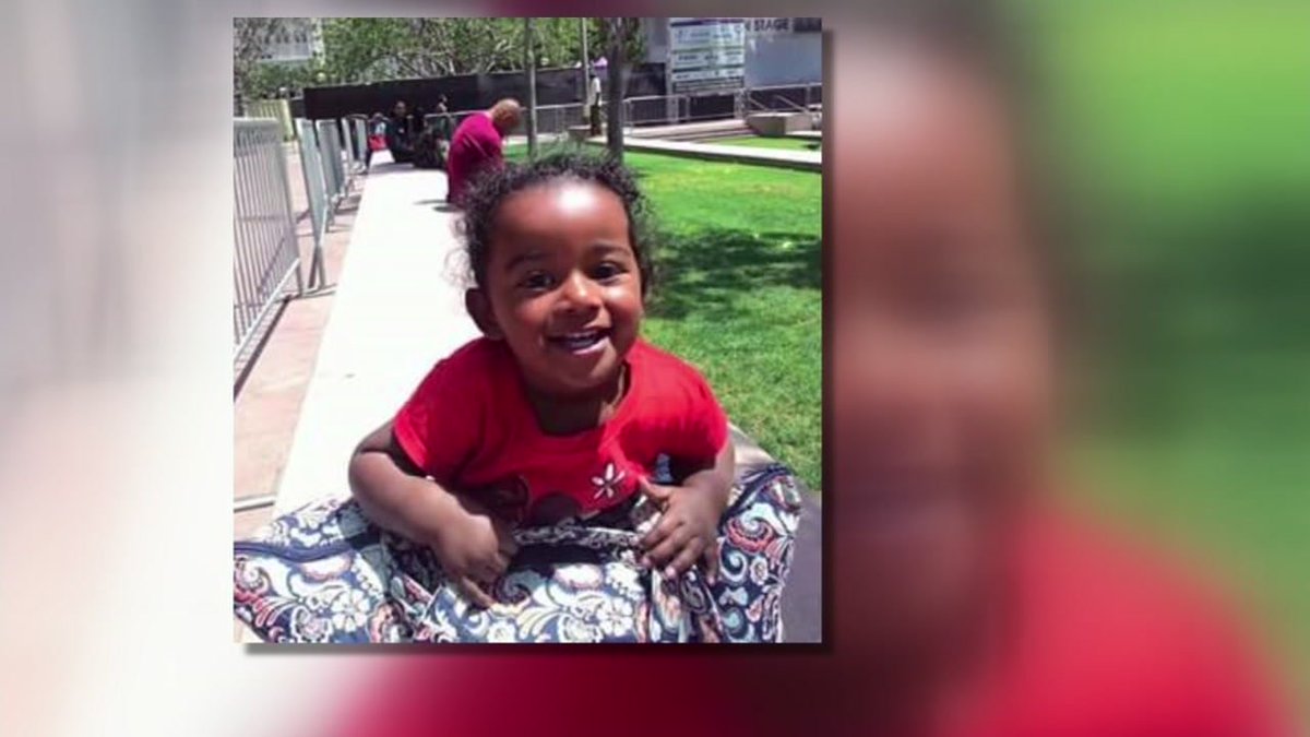 ABC7 News tweet media