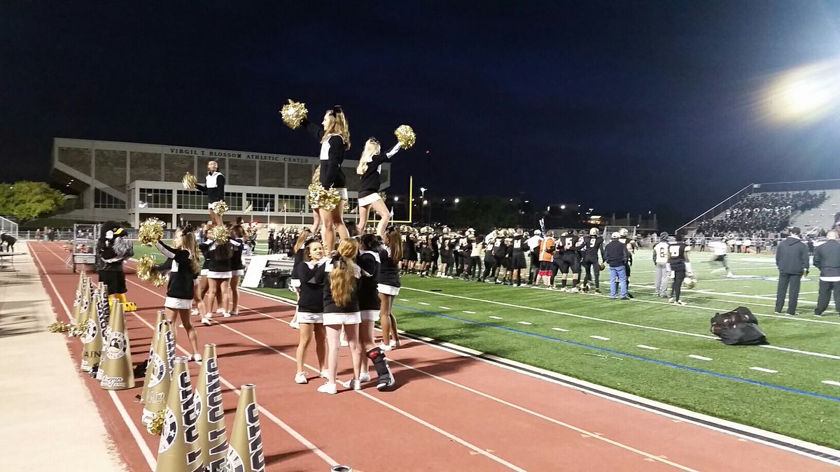 FHSABC_TX's tweet photo. Winn.         0
Foster.       41

End of 3rd quarter
#FalconRoadToState2016 https://t.co/zmgl3QYuU4