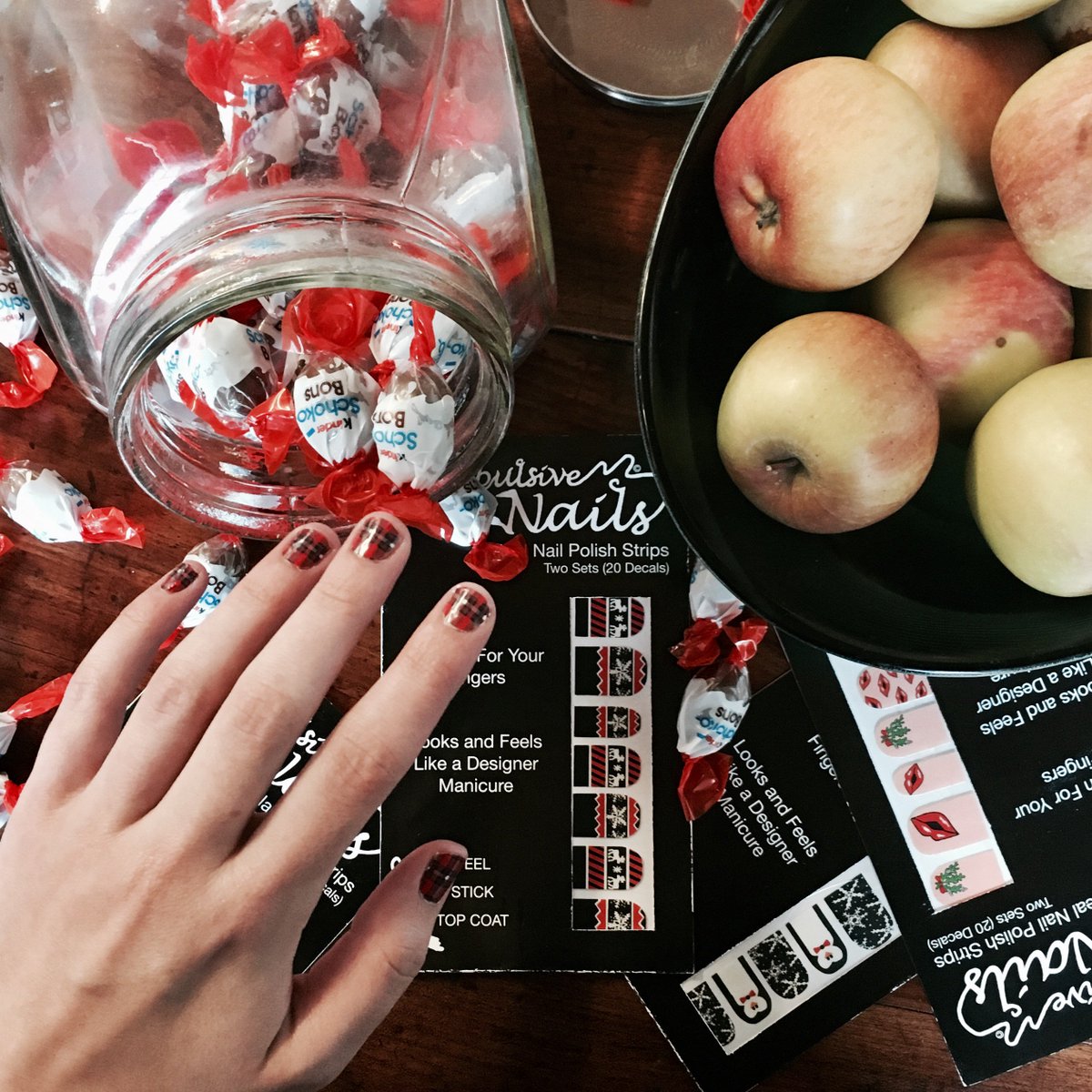 CompulsiveNails's tweet image. Your #Plaid #nails for $4.80 today!
#BlackFriday DISCOUNTS - NOW on compulsivenails.com