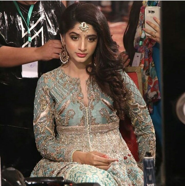 Jannathocane777's tweet photo. @MawraHocane was All Set To Walk The Ramp 😍 #MawraHocane walks for #MohsinNaveedRanjha #showstopper #Absolutegorgeous 👌😍❤😚 https://t.co/1Svg5evFlJ