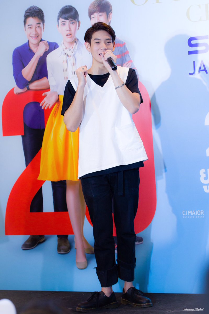 aunza3326's tweet photo. (161126)(พรีวิว) ความน่ารักของเจเจ @ Jasurbansrinakarin #20ใหม่ยูเทิร์นวัยหัวใจรีเทิร์น #sfcinemajasurbansrinakarin 
@JJksnp https://t.co/BWiekshTlj