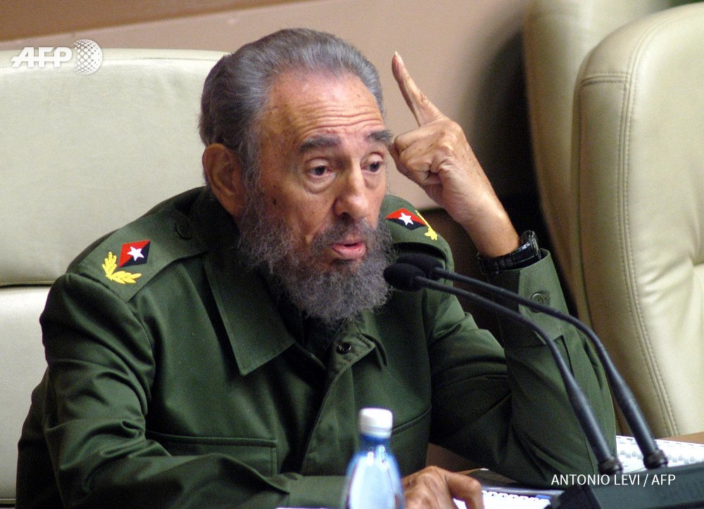 AFP's tweet photo. Guerrilla revolutionary Fidel Castro, who died age 90, turned tiny Cuba into a thorn in the paw of the mighty US https://t.co/LWeu8XDjHJ