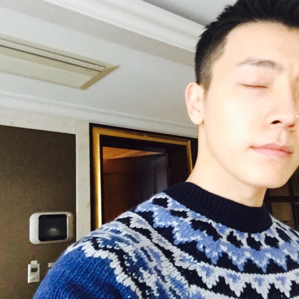 13elieveSG's tweet photo. [HQ PIC] 161126 leedonghae Instagram Update - Donghae changed his display picture! So handsome~ https://t.co/eYnFhvHMuR