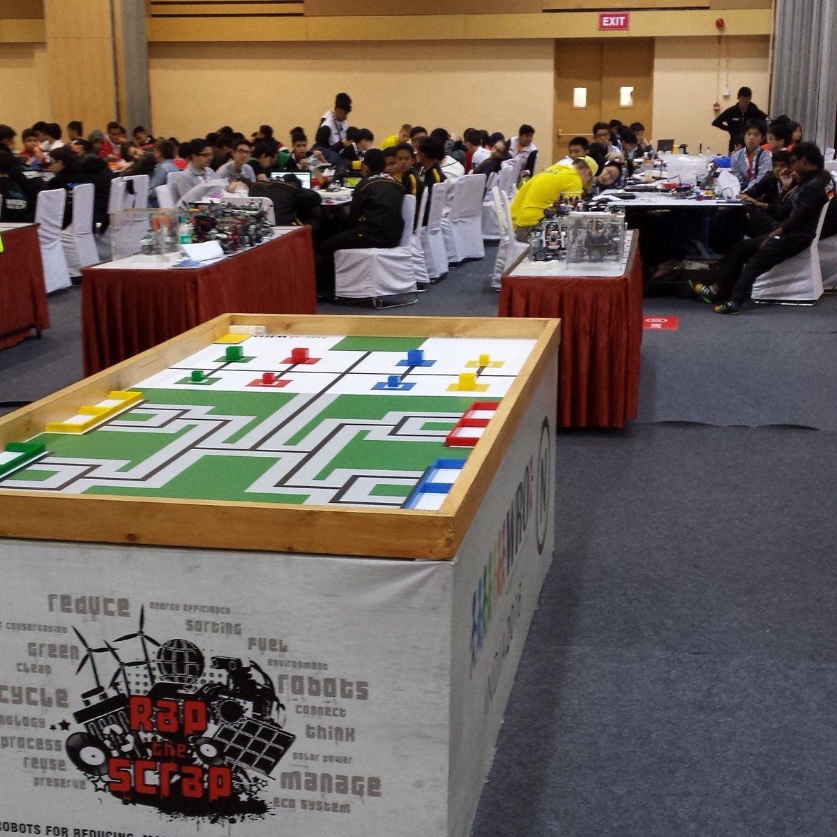 Véget ért az építési idő az RC (Regular Category) kategóriában; a robotok a karanténban várják az első kvalifikációs kört. #wro2016