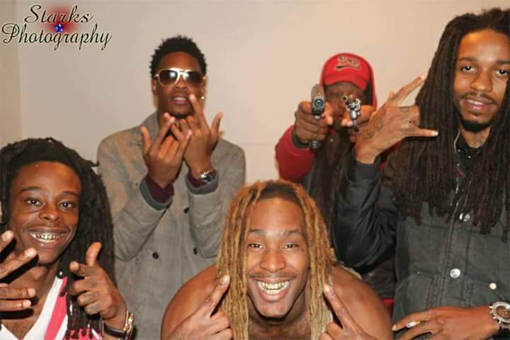 YungSwagg3547_'s tweet photo. #YungSwagg #DeeBoiDollaz #BSEMG #VERSATILEMAFIA @LifeThtILive Video Shoot๐ฐ๐ซ๐ซ๐ซ @deelyrik @DeeBoiDollaz47 @YungSwagg3547_ https://t.co/1gj5sWlFFB