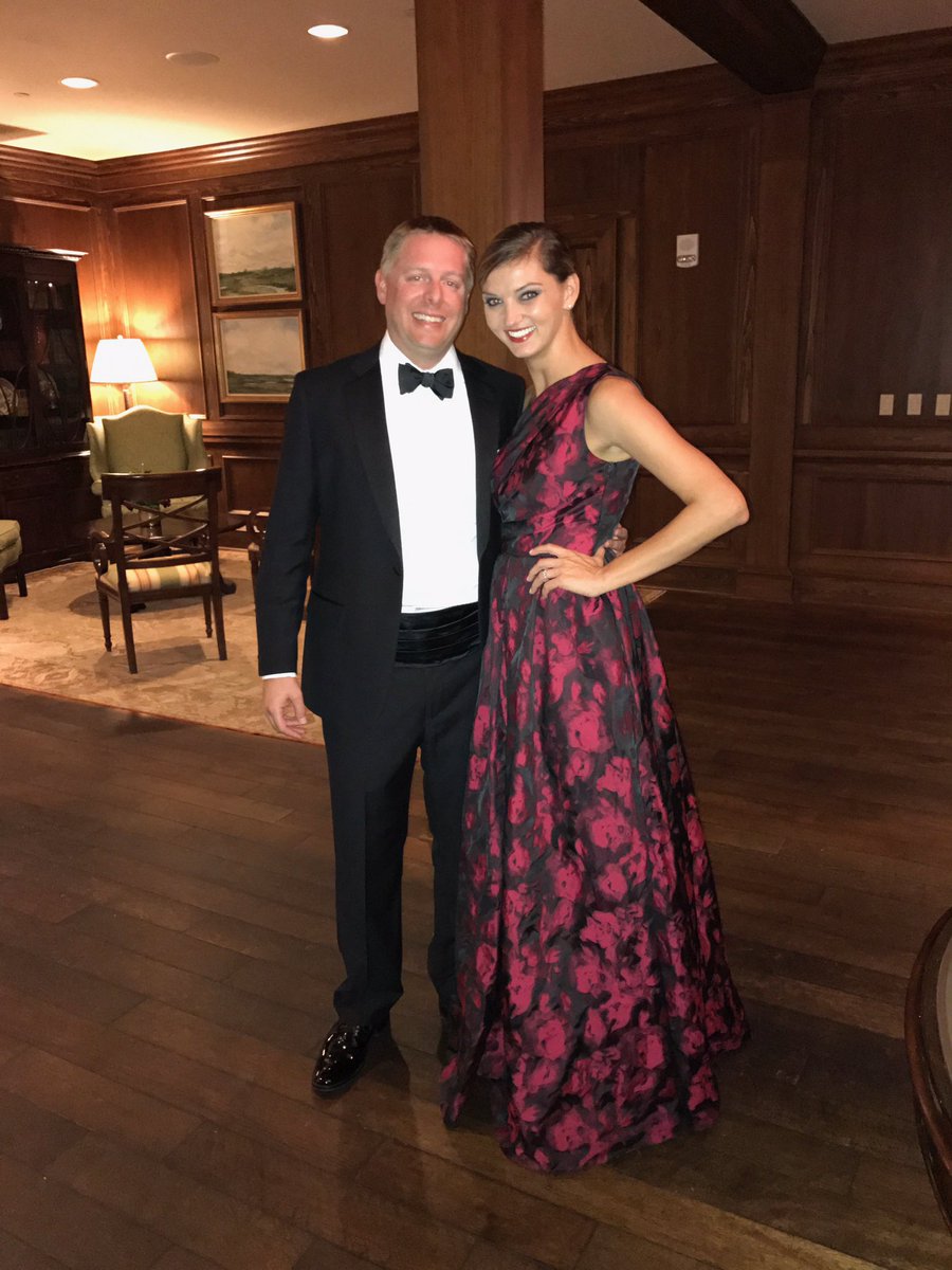 We dress up pretty good 😍