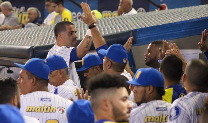 #LVBP || Magallanes le brindó nueve arepas a Leones bit.ly/2g1iP5H