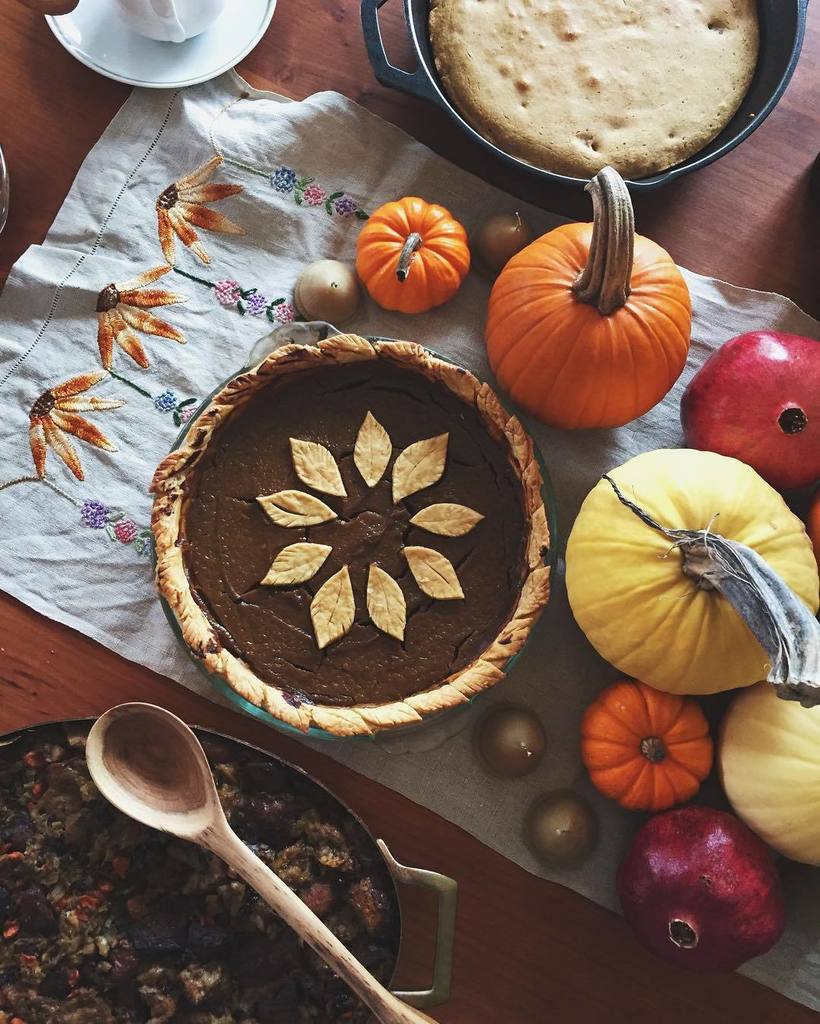 fareisle's tweet photo. who else had pie for breakfast? 🙋🏻 #guilty #andlunch #becausepie https://t.co/SNzAf79dMm https://t.co/uTXaNev2w2