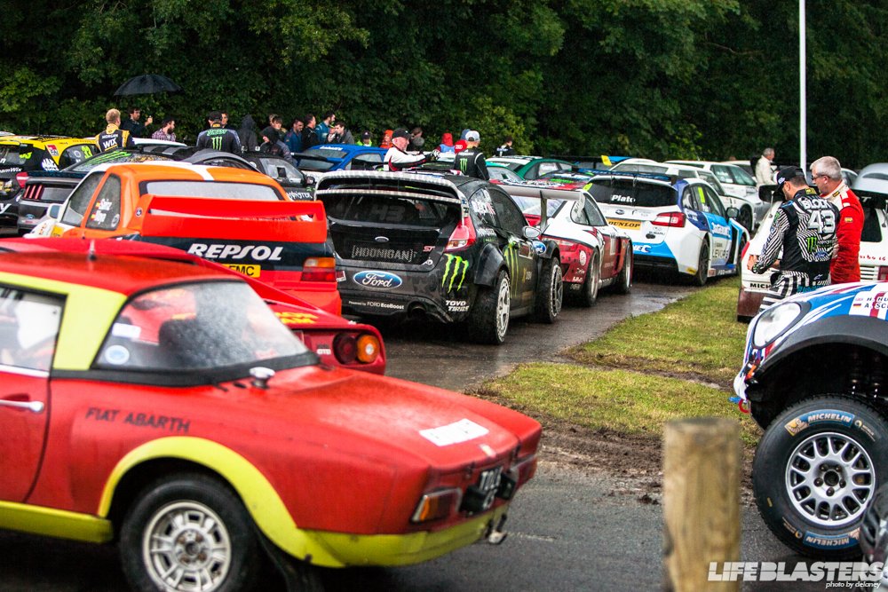 PhotosDelaney's tweet photo. The best parking lot ever @fosgoodwood https://t.co/NyuyWwbEt5