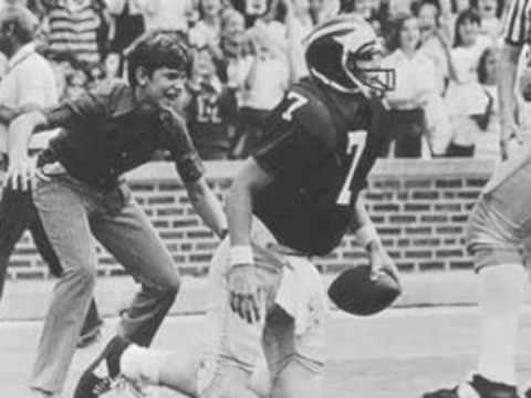 freehan11's tweet photo. 14 hours... #TheGame #TheTeamTheTeamTheTeam #GoBlue @UMichFootball
@CoachJim4UM
#GutsandGlue #RickLeach https://t.co/FszCaMX8yo