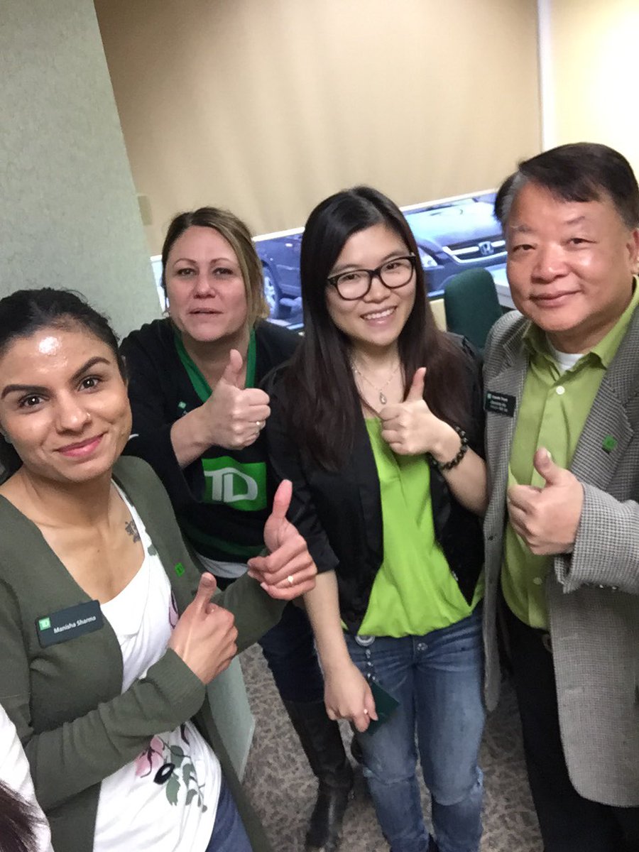because Green Fridays and jeans are always fun at 6546 <a href="/moreirasteph/">Stephanie Moreira</a> @NicholaDouse_TD @BrianGervais_TD @OdonnellRandi <a href="/Kerry_portergrl/">Kerry Porter</a>