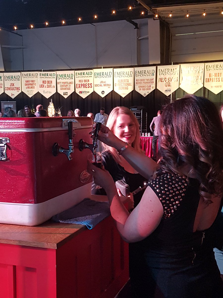 S_Saretsky's tweet photo. As promised @HudsonsPub wine on tap #festivalofwinesrd @RDTreeFest https://t.co/f89rj6eHhH