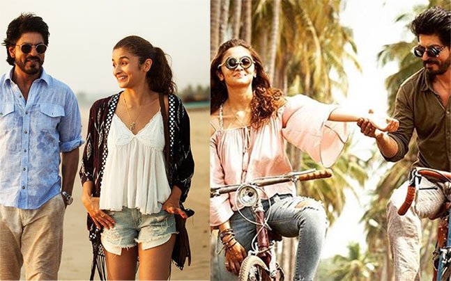 Showbiz_IT's tweet photo. #DearZindagi box office collection day 1: @iamsrk &amp; @aliaa08's film gets great opening https://t.co/5SXcOwnhaS https://t.co/CWkdceUNoK