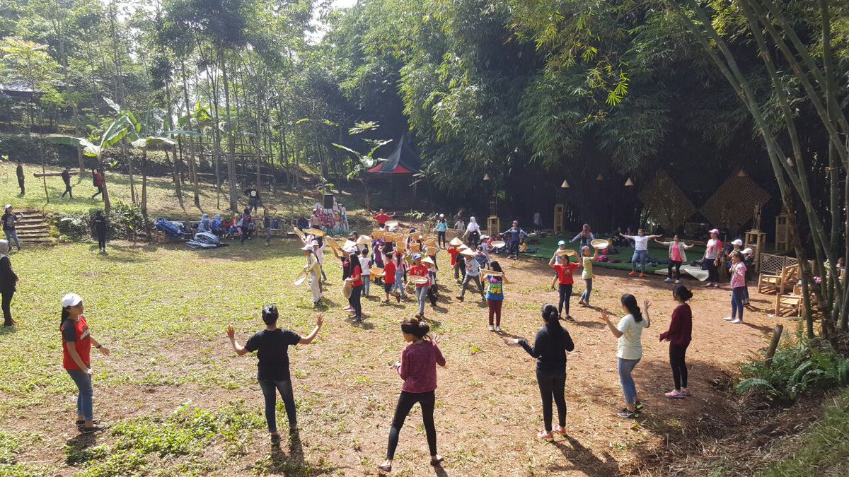 angklungudjo's tweet photo. Persiapan angklung pride 2016 @infobdg @sehatAQUA @DodolPicnic @C59Tshirt https://t.co/i5b2am88oD