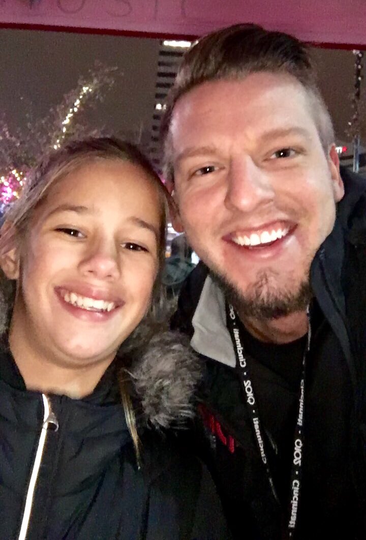 jonjononair's tweet photo. Great meeting @MadelineGirl810 tonight at #WLWT #LightUpTheSquare2016ππ https://t.co/IOJmiMBUoz